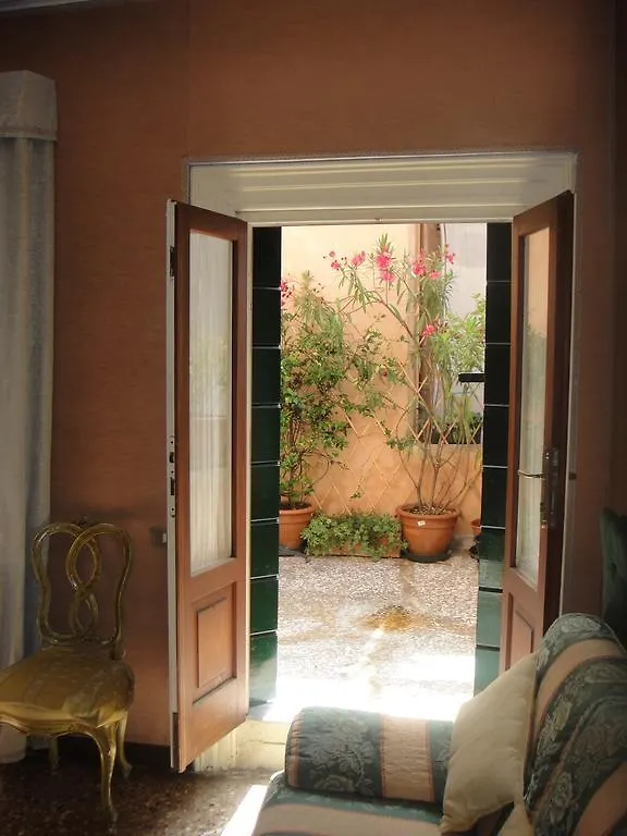 Palazzetto San Lio, Rialto Apartment Venice