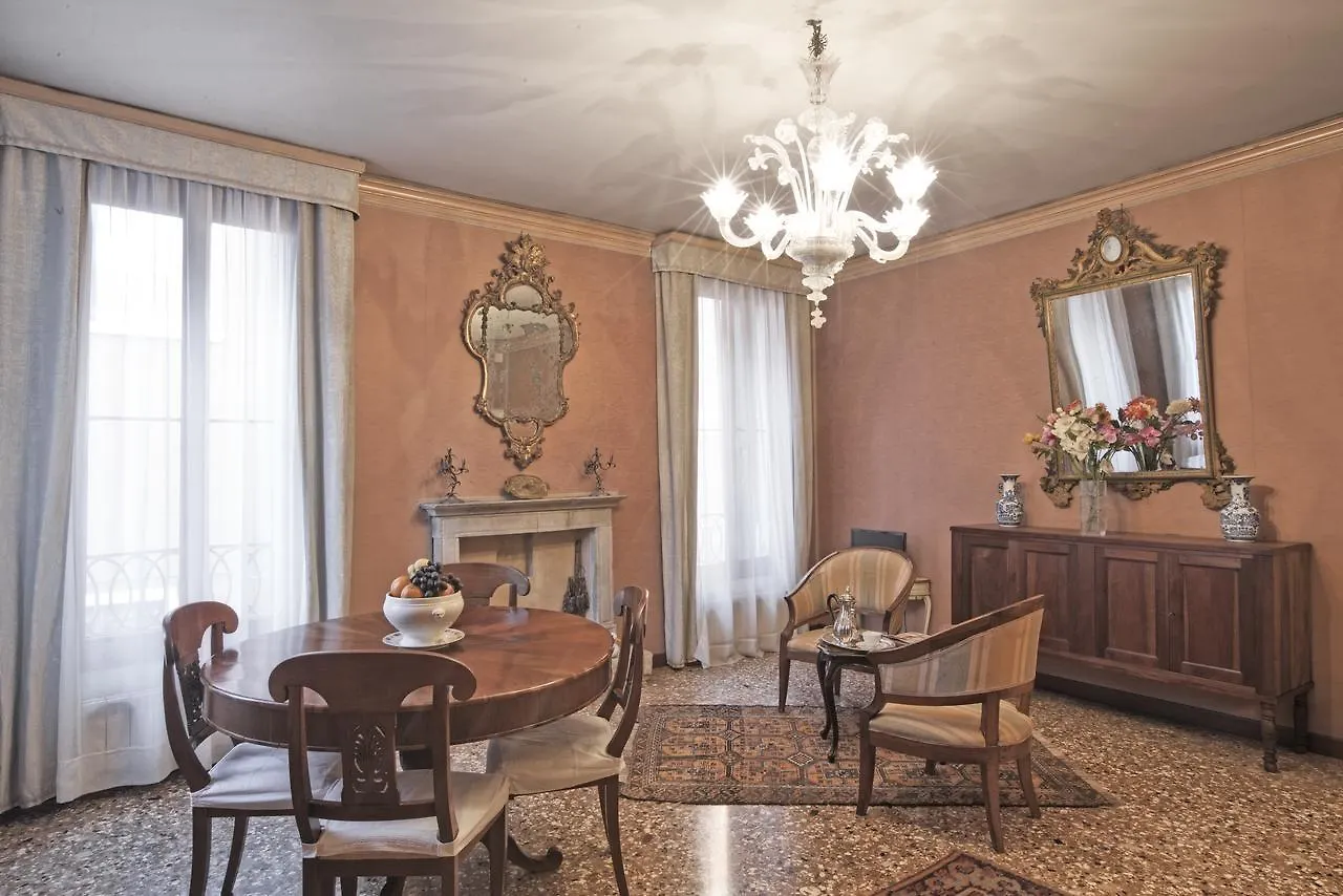 Palazzetto San Lio, Rialto Apartment Venice Italy
